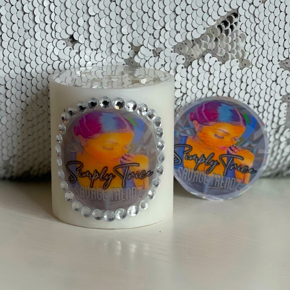 Simply Trice Savage Trendz Logo Candle